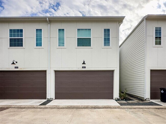 Building Photo - 1602 Westside Gardens Ln
