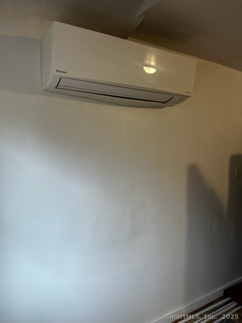 Building Photo - 281 Spring St