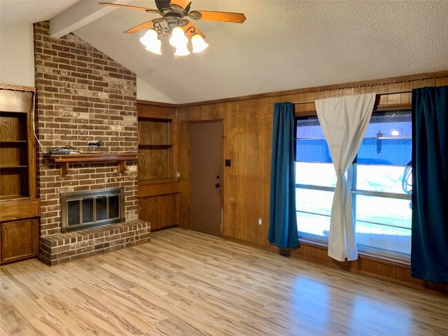 Building Photo - 9914 El Chaco Dr