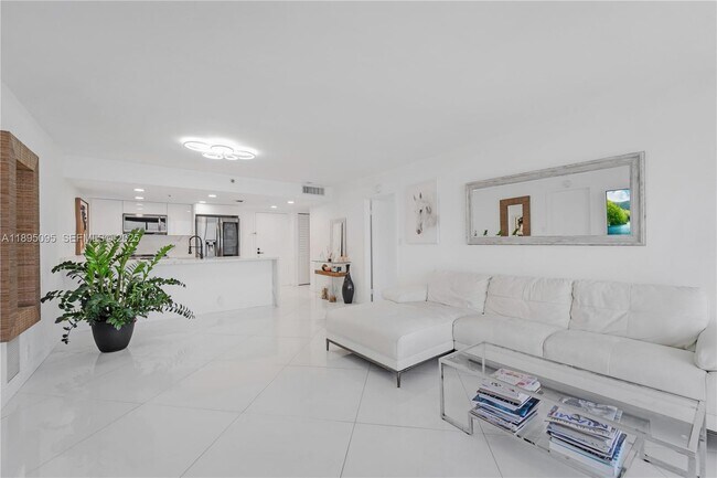 Building Photo - 7601 E Treasure Dr