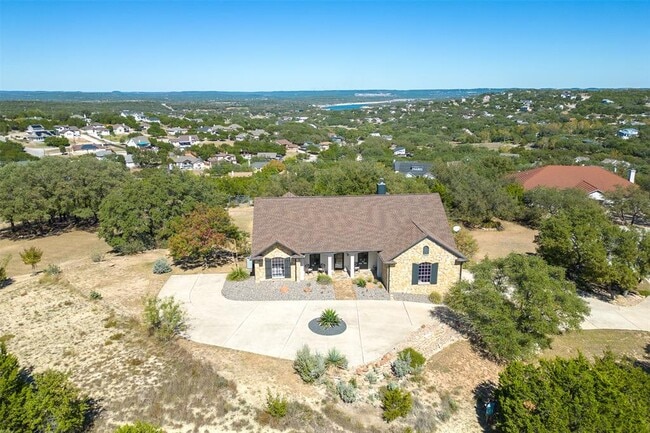 Building Photo - 702 E Summit Dr