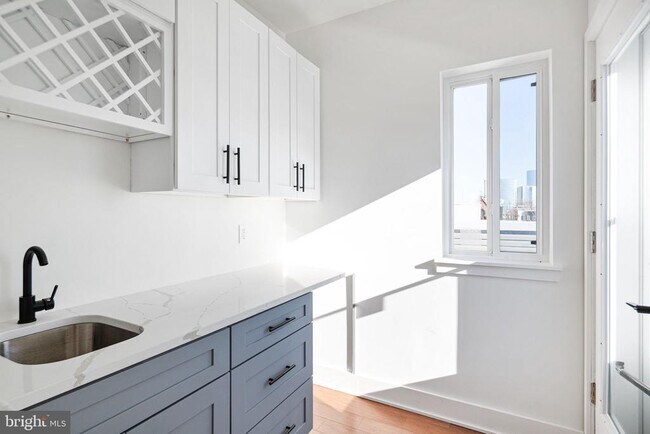 Building Photo - 2650 Earp St