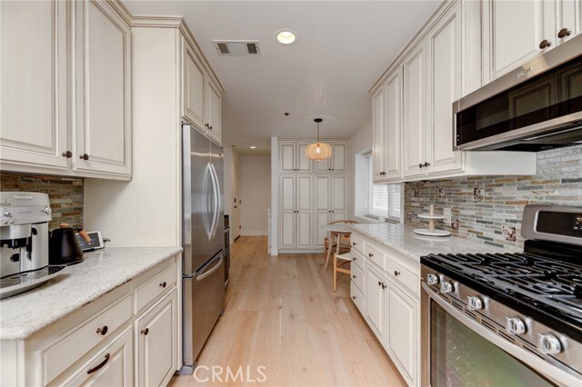 Building Photo - 1924 Ruhland Ave