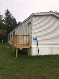 Building Photo - 3 Bedrooms, 2 Bathrooms in Pequot Terrace Trailer Park, Pequot Lakes, MN Lot B27