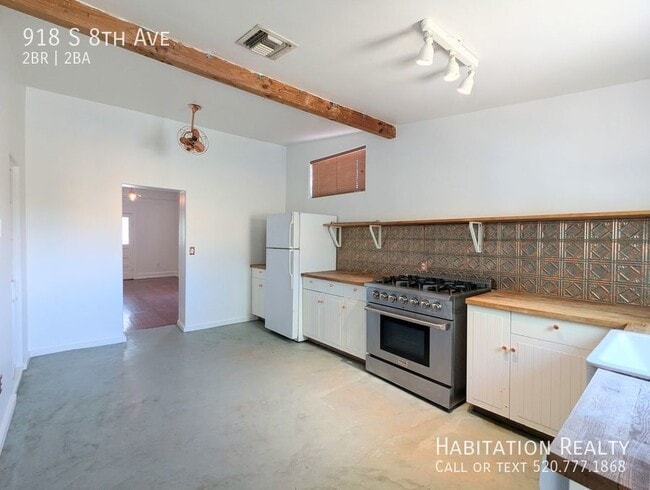 Building Photo - 918 S 8th Ave