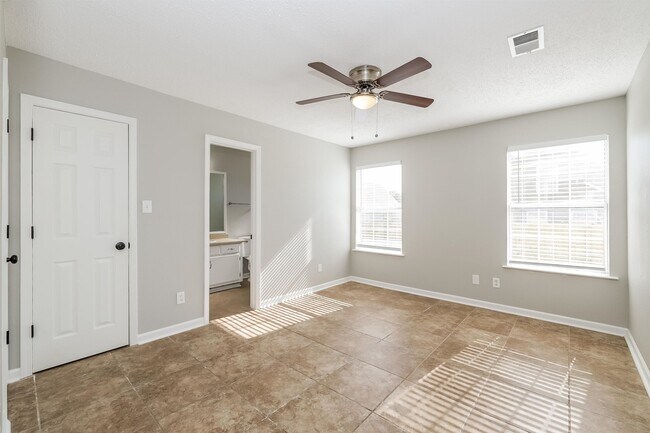 Building Photo - 4834 Royal Hills Cv