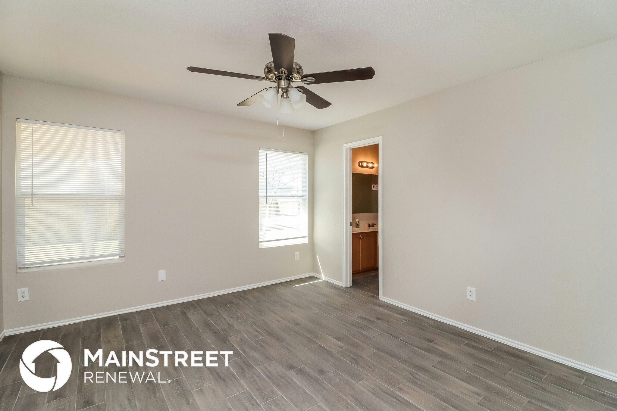 Building Photo - 212 Cres Ridge Dr