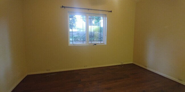 Building Photo - 406 Lillian Dr