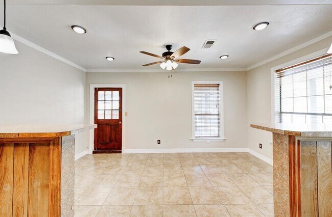 Building Photo - 11787 Stonehedge Dr