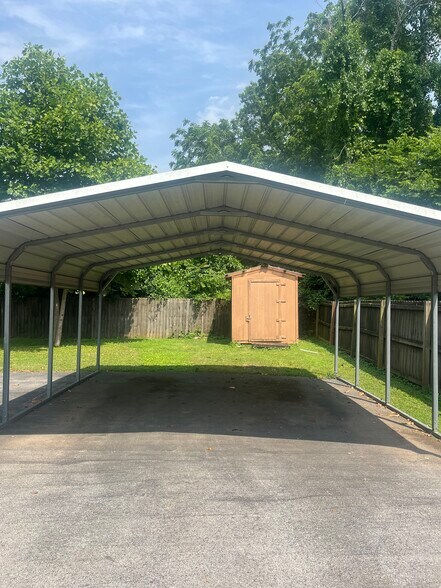 Carport - 1402 N Tennessee Blvd