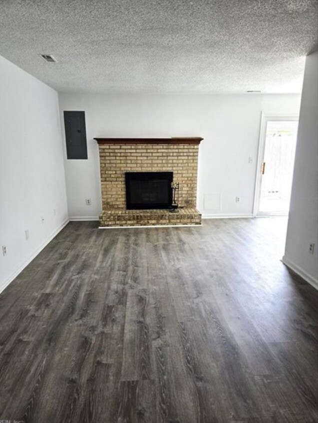 Building Photo - 691 Biltmore Dr