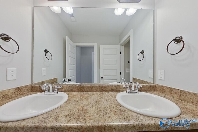 Building Photo - 488 Ford Chapel Rd