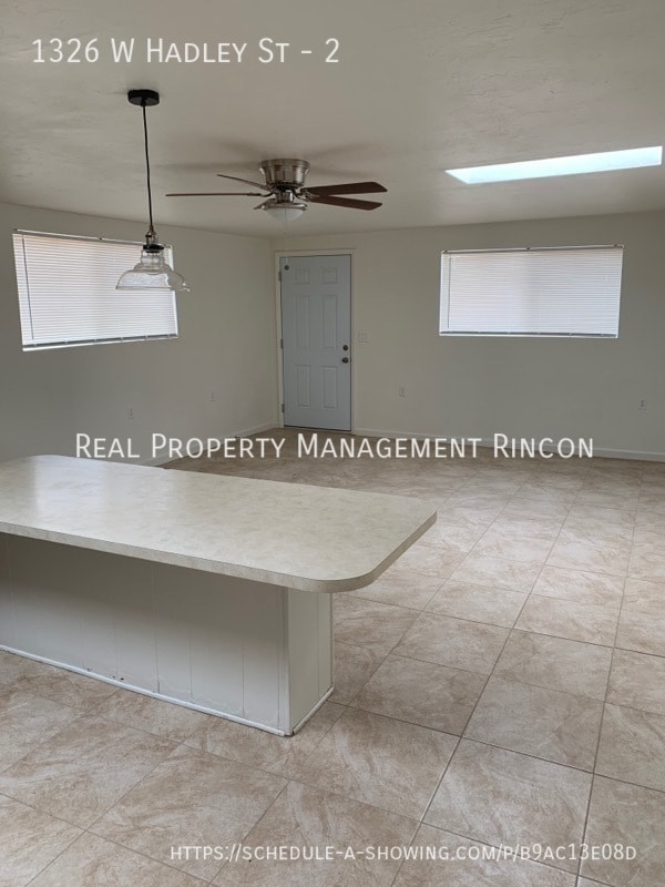 Building Photo - 1326 W Hadley St