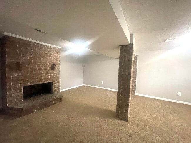 Building Photo - 3513 Sundart Dr