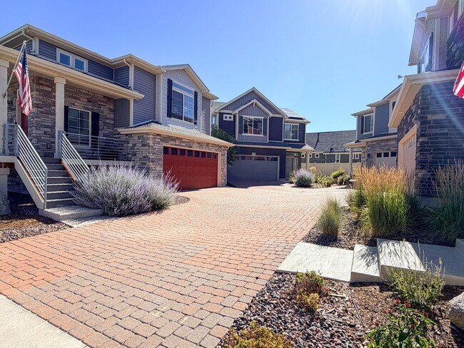 Building Photo - Beautiful Single Family Home | Aurora