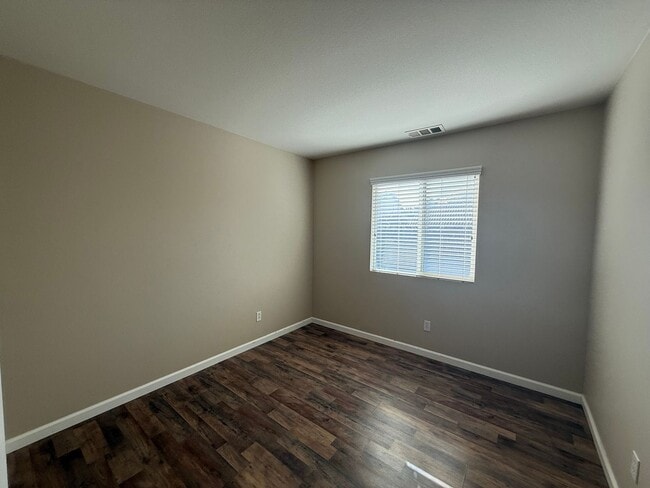 Building Photo - Beautiful Home in May Ranch