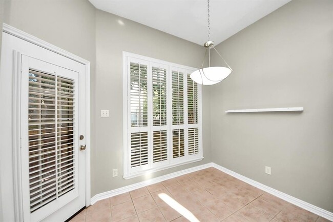 Building Photo - 12819 Kingsbridge Ln