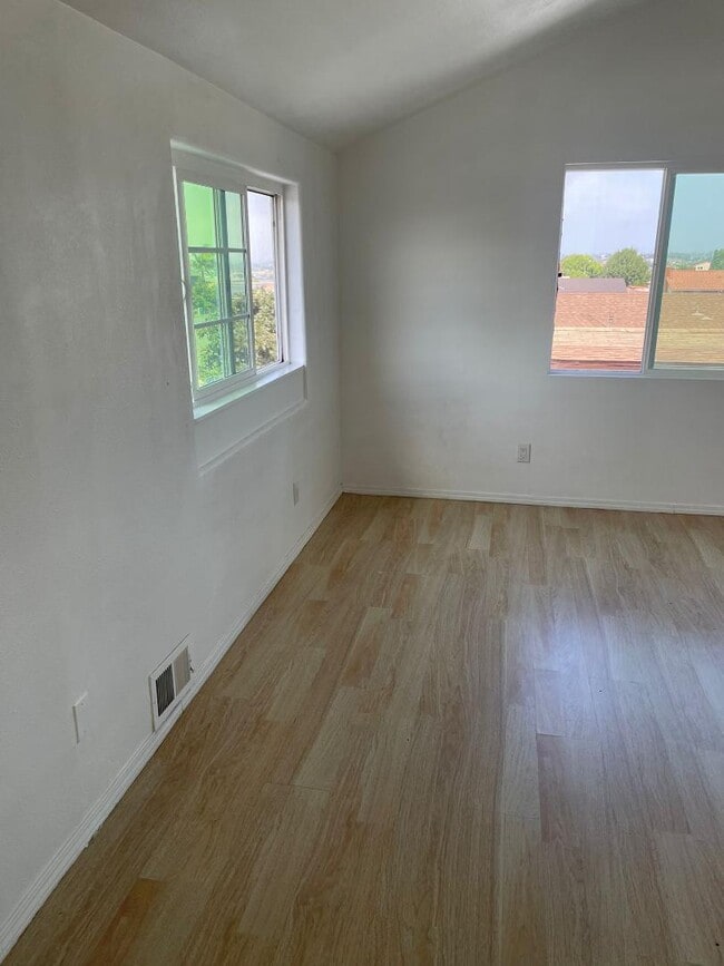 Building Photo - 4026 Coleman Ave