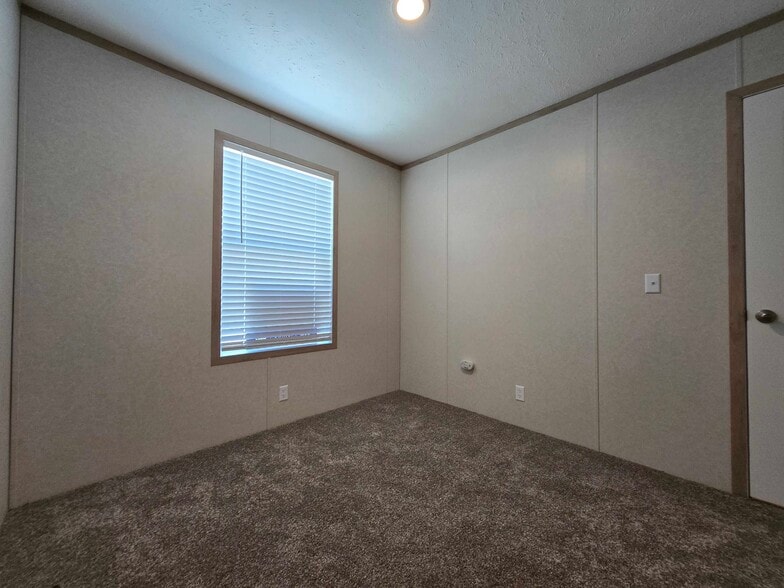 Building Photo - 29778 W Essex Ct
