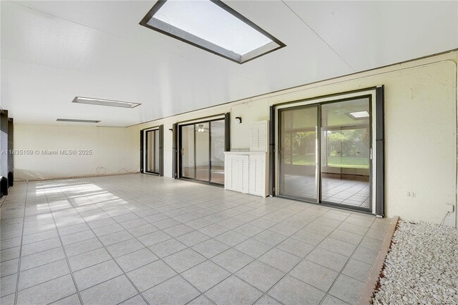 Building Photo - 244 Pleasant Wood Dr