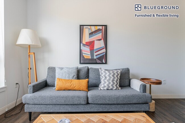 Building Photo - 845 Washington St