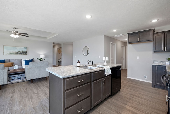 Building Photo - Large 3 bedroom rental with a fenced in yard in Republic!