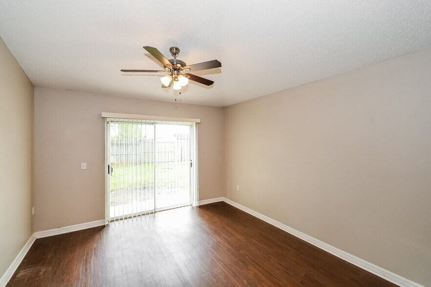 Building Photo - 11128 Lord Taylor Dr