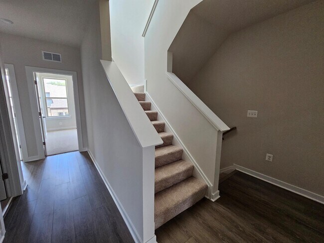 Building Photo - 13721 COBBLE Loop