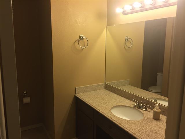 Building Photo - 609 Canyon Ridge Dr