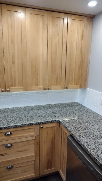 Kitchen - 3905 Almira Dr