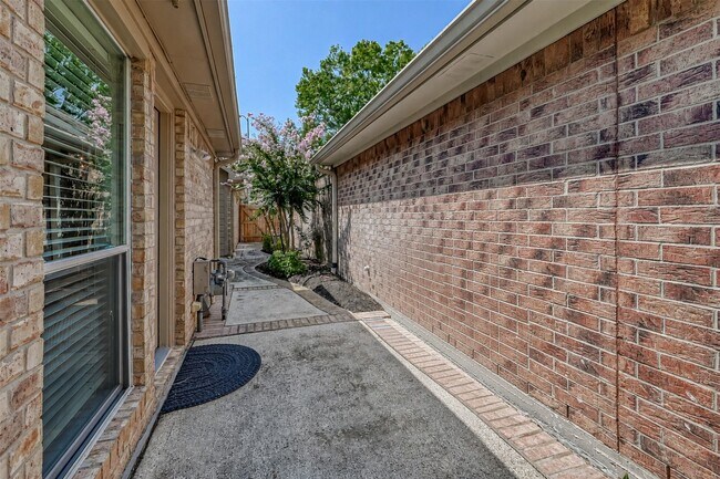 Building Photo - 1107 Parkhaven Ln