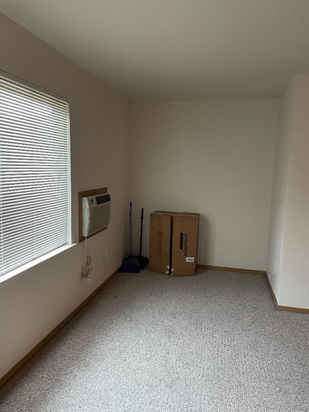 Building Photo - 51 Appleway Dr