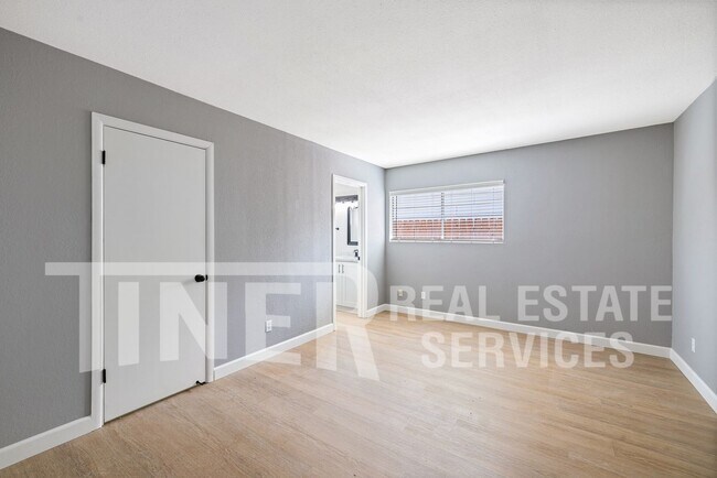 Building Photo - 4711 Large Oak Ct
