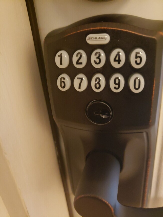 Building Photo - 21 Case Ave