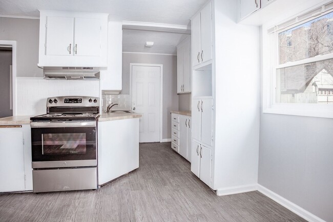 Building Photo - Freshly Updated 2-Bed Home in Independence!