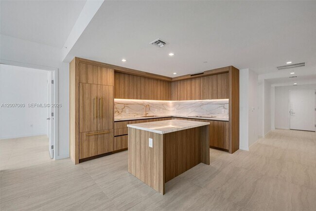 Building Photo - 77 SE 5th St