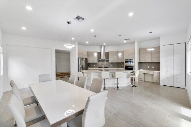 Building Photo - 10710 Aqua Ct