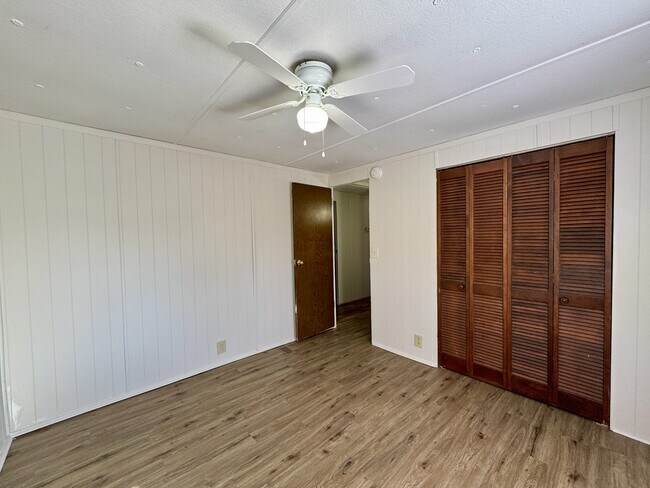 Building Photo - 836 Commerce St