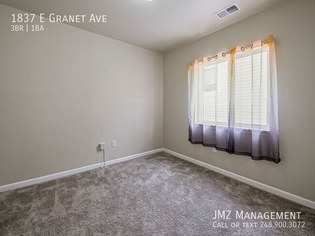 Building Photo - 1837 E Granet Ave