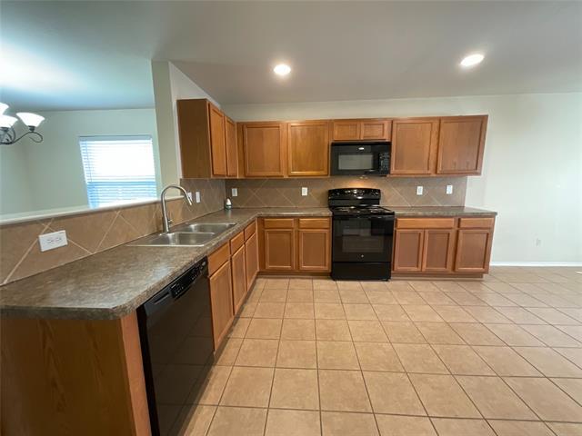 Building Photo - 12935 Balez Dr