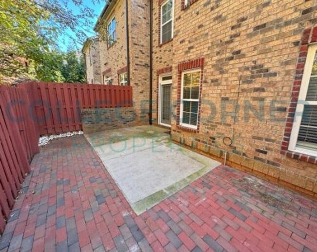 Building Photo - 4964 Wyngate Village Dr