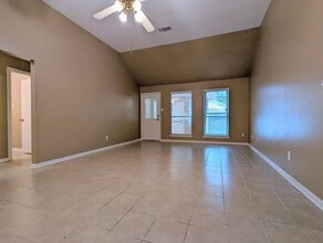 Building Photo - 3815 Maple Dr