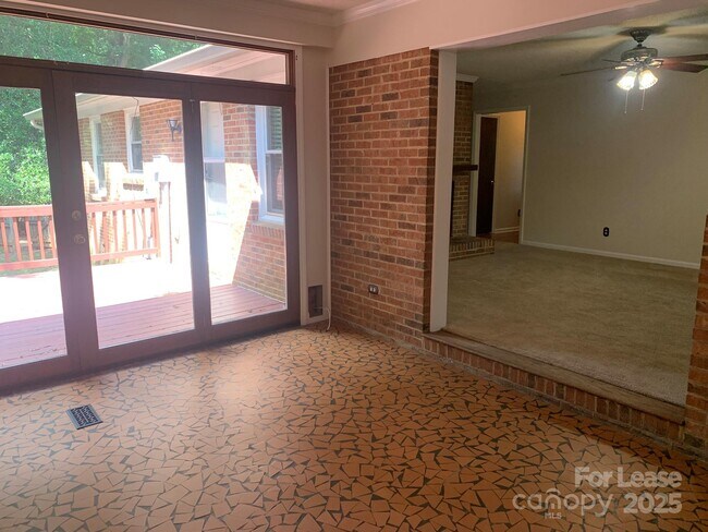 Building Photo - 5629 Kuykendall Rd