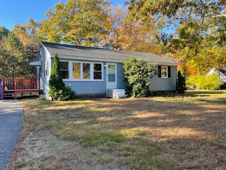 Building Photo - 139 Buck St