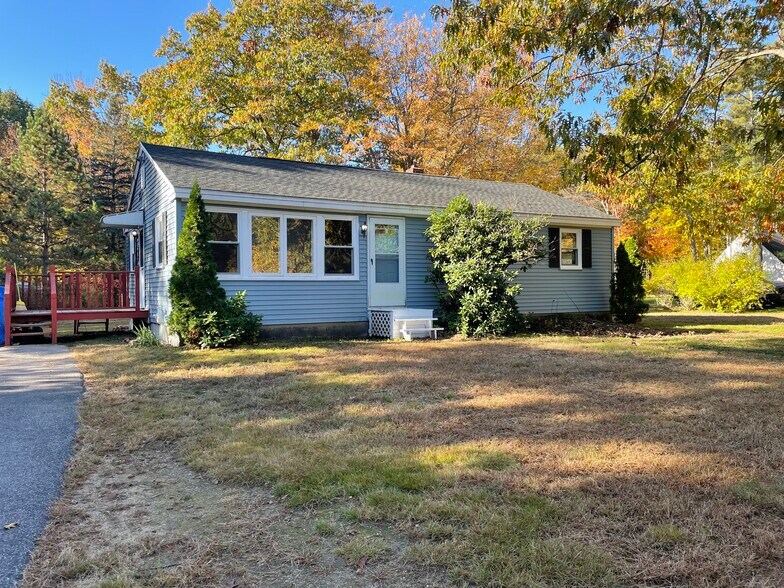 Primary Photo - 139 Buck St