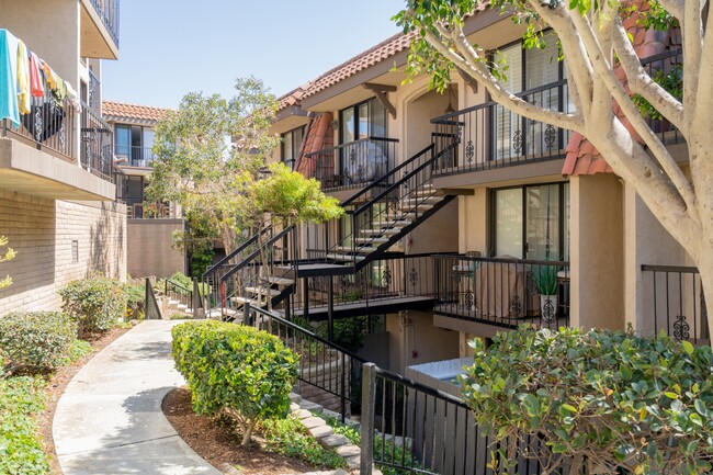 Building Photo - 190 Del Mar Shores Terrace