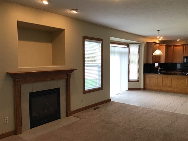 Building Photo - 408 Sherman Ln