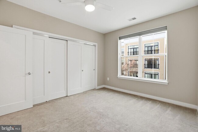 Building Photo - 989 S Buchanan St