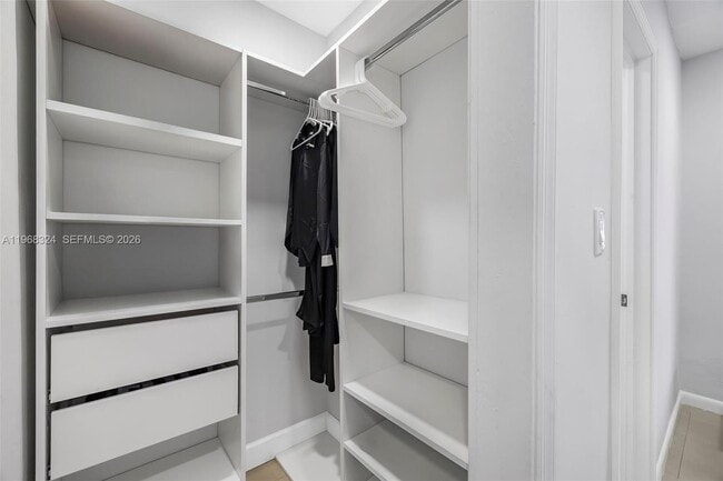 Building Photo - 2244 SW 10th St