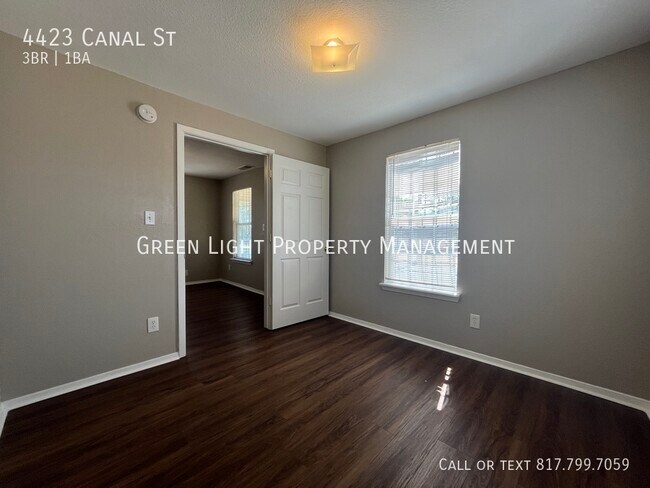Building Photo - 4423 Canal St